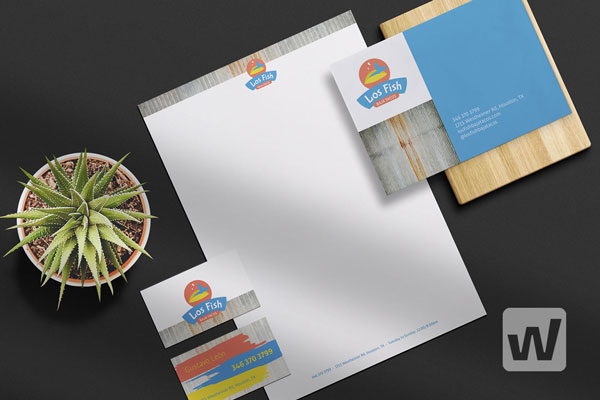Logotipo impreso en tarjeta, hoja y sobre. Logo in business cards and development.